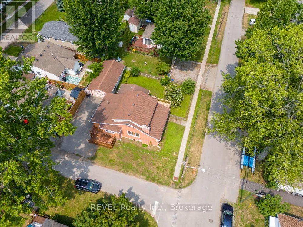 353 OAKWOOD AVENUE