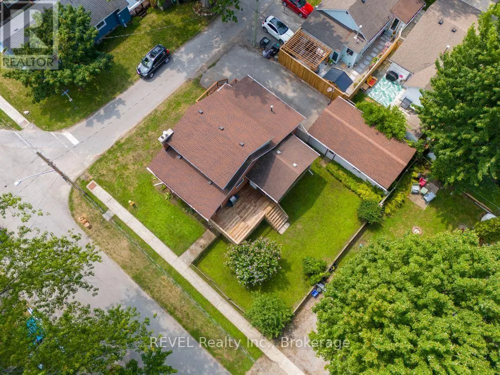 353 OAKWOOD AVENUE
