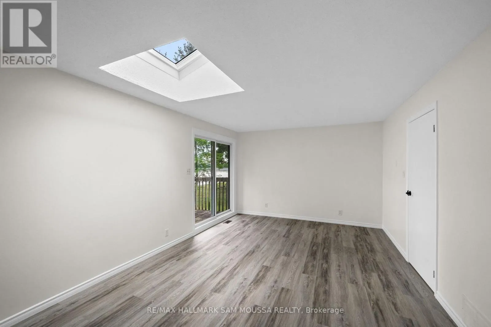 208 BAILLIE AVENUE