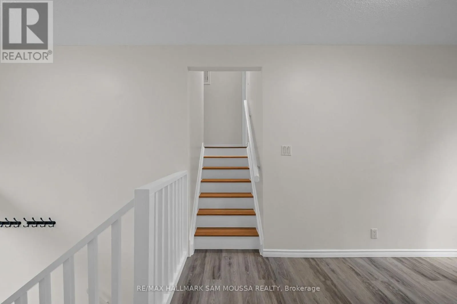 208 BAILLIE AVENUE