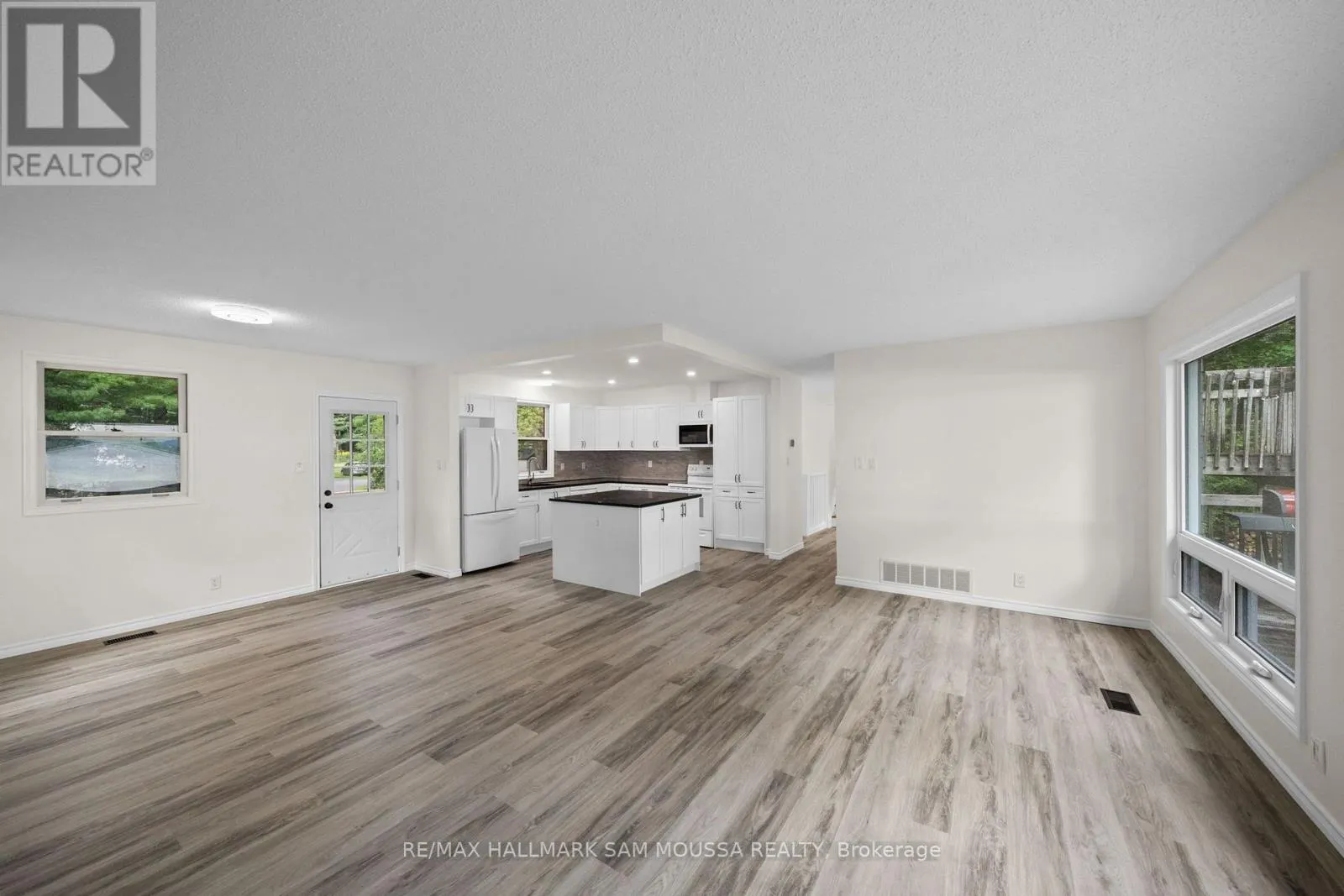 208 BAILLIE AVENUE