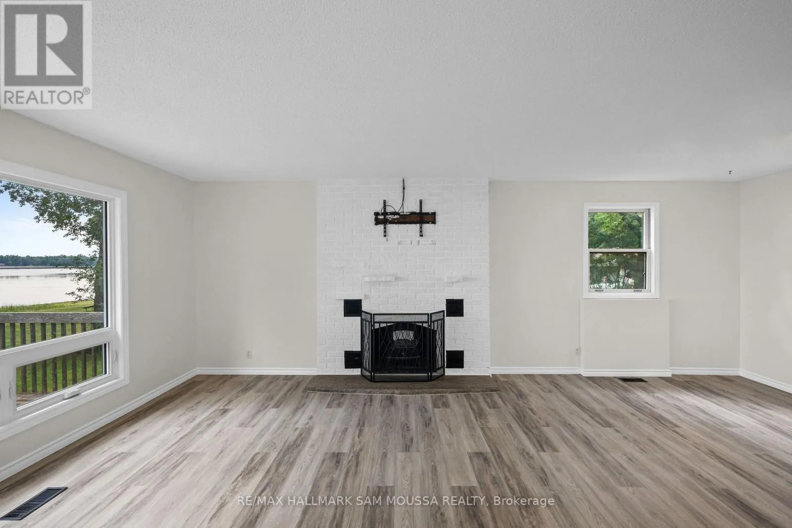 208 BAILLIE AVENUE