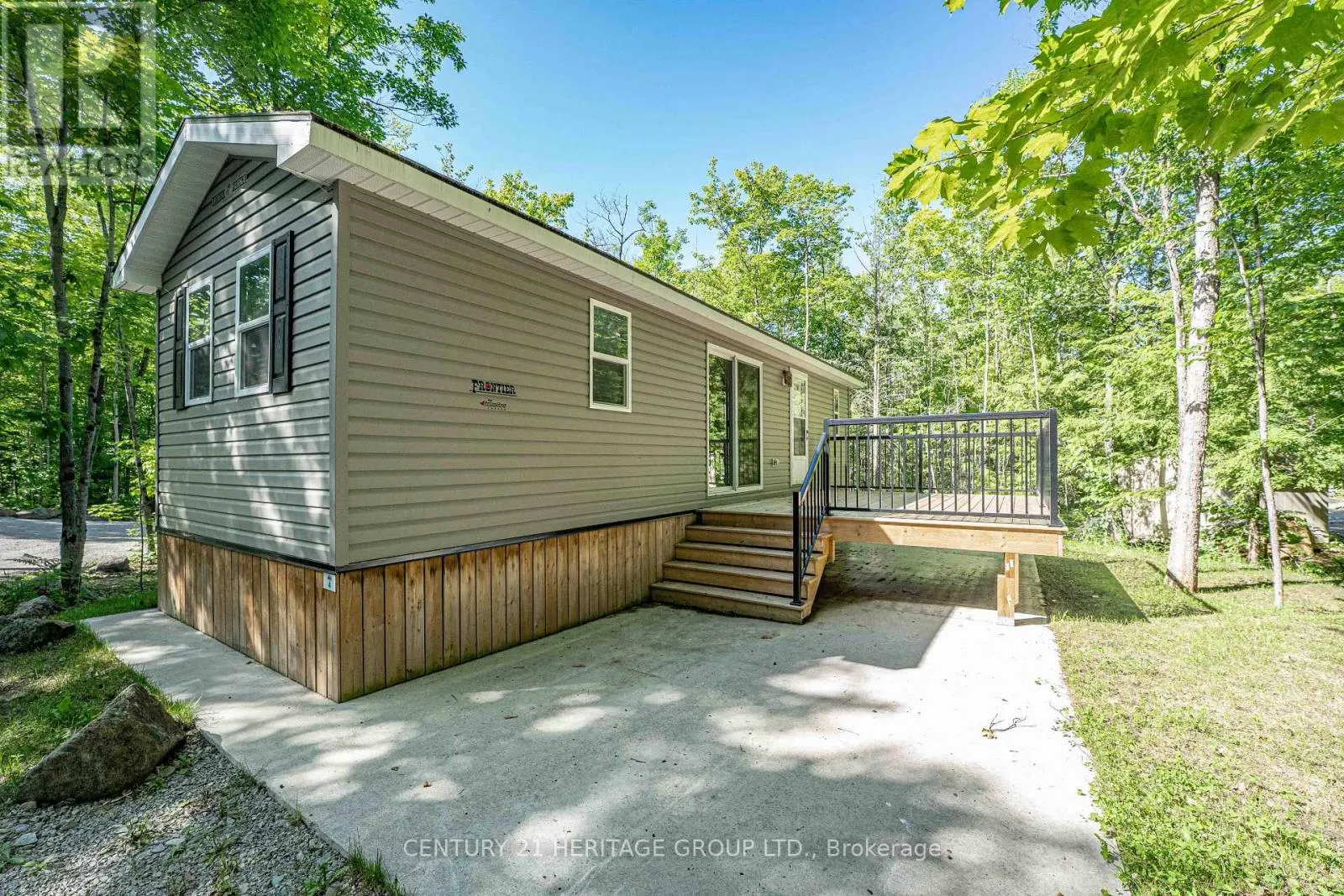 #4 - 202 HIDDEN GLEN ROAD