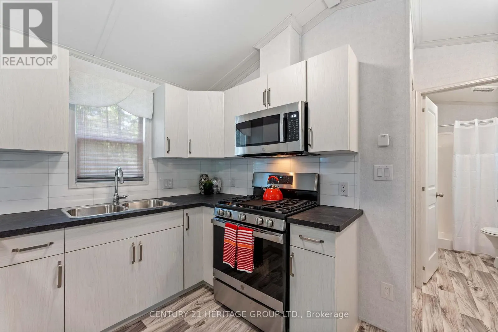 #4 - 202 HIDDEN GLEN ROAD