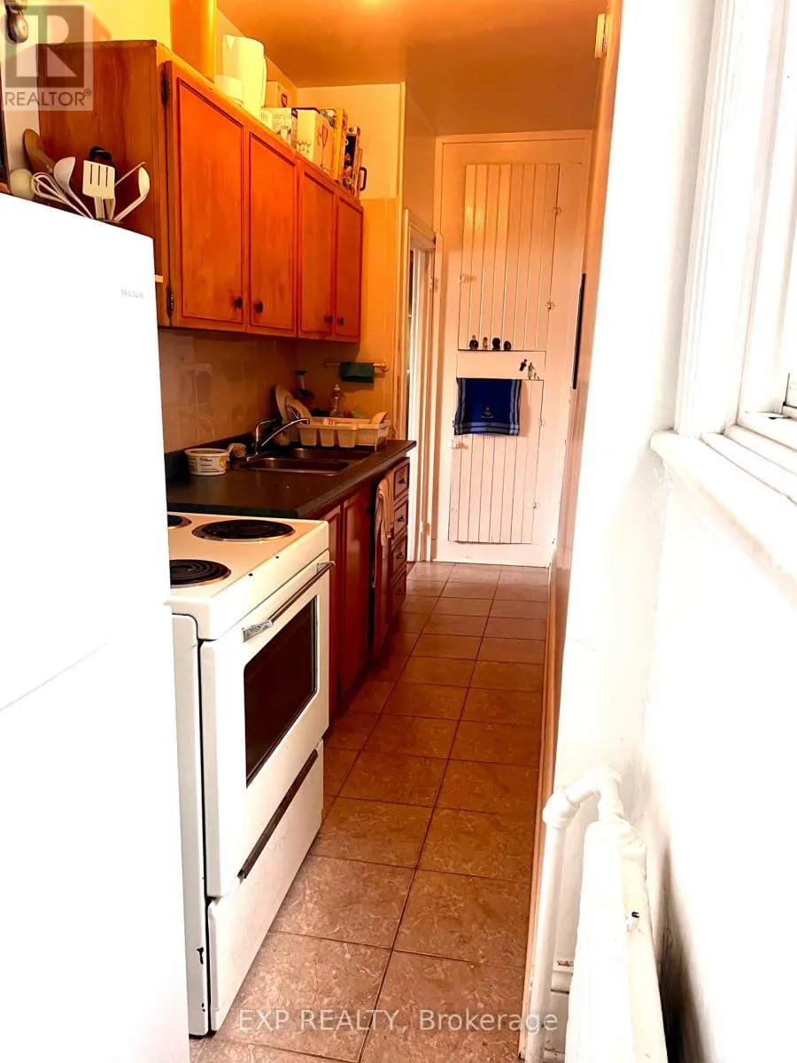 107 SPADINA AVENUE