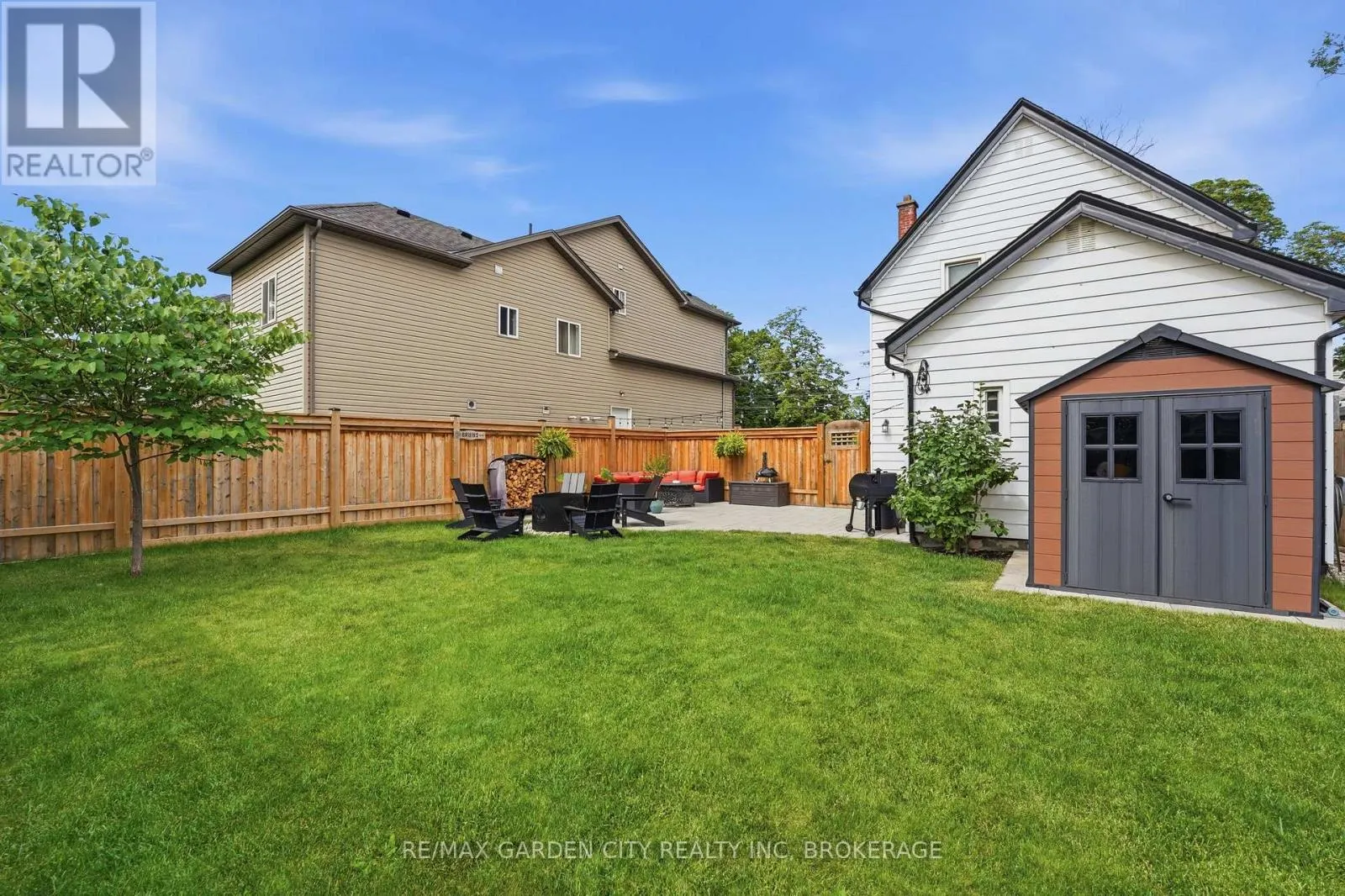 26 CARLETON STREET N