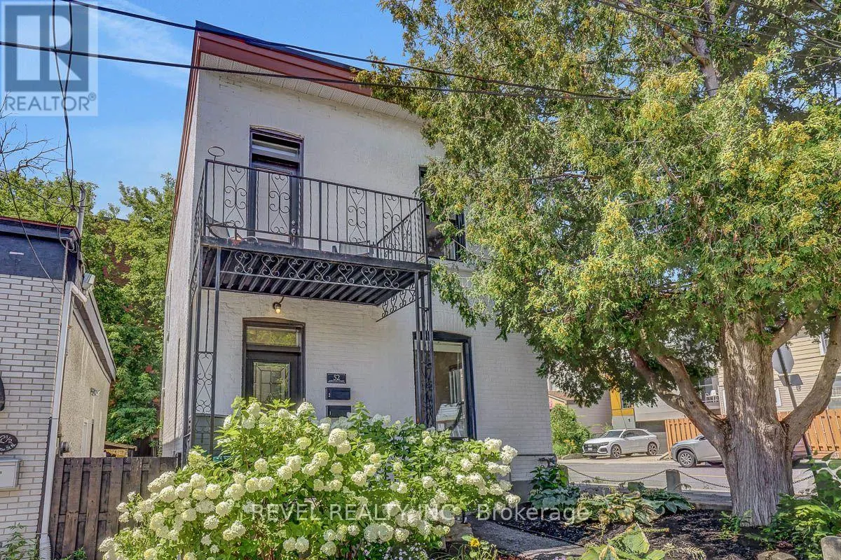 52 LEBRETON STREET N