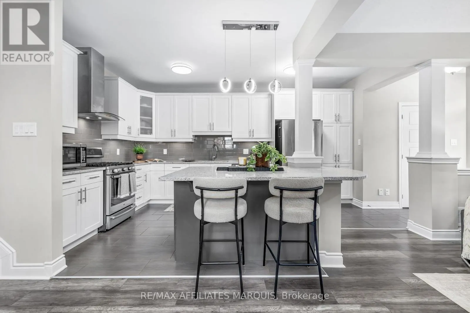 14 SWEETBAY CIRCLE