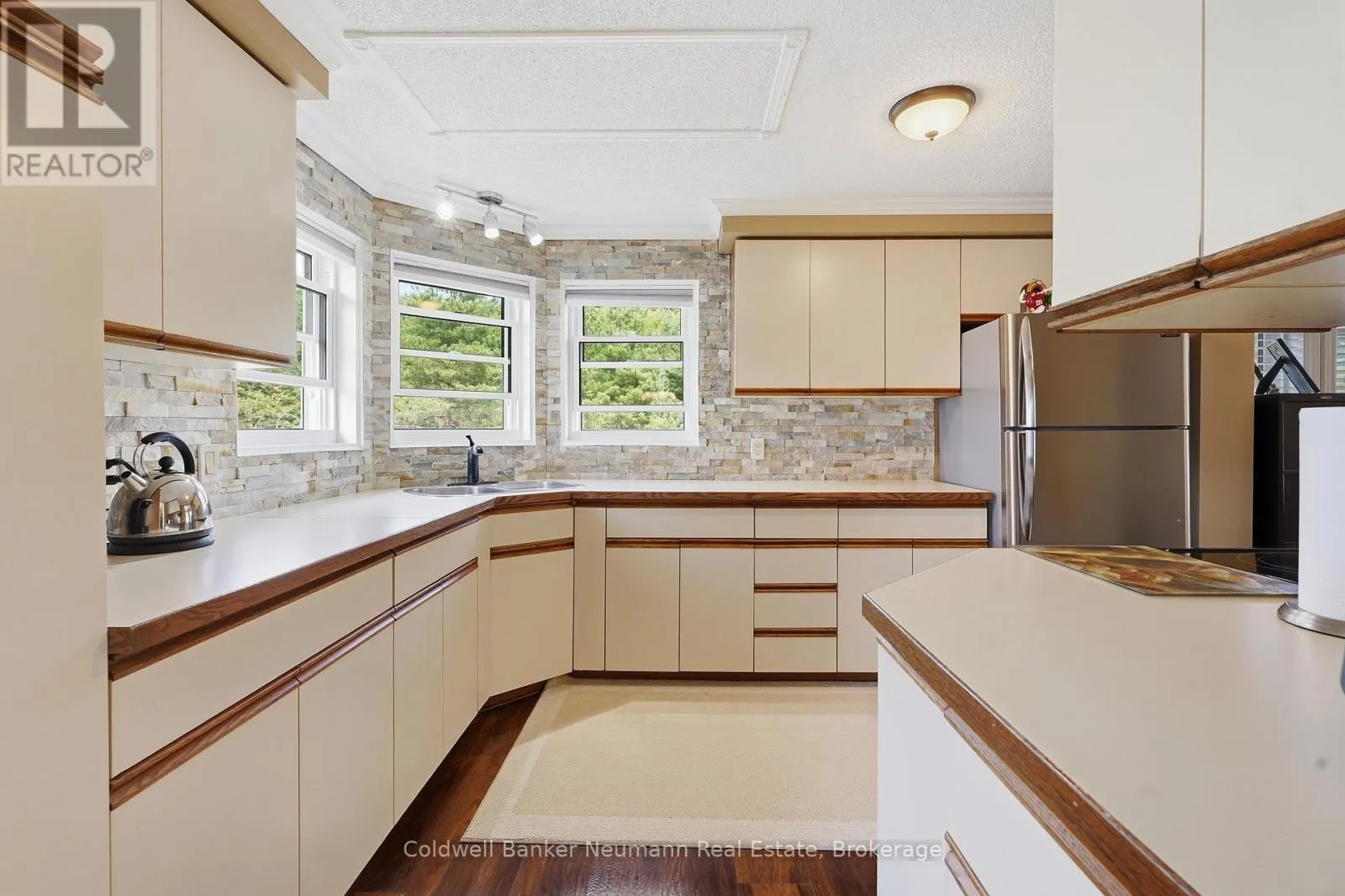 9 BASSWOOD ROAD