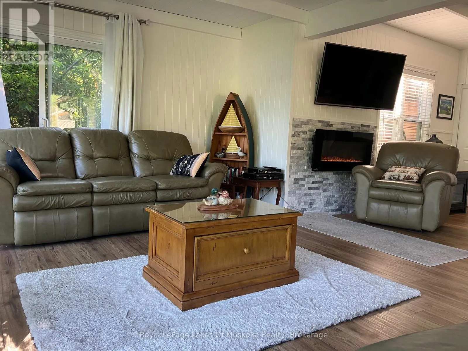 1 - 1052 COVE ROAD #1