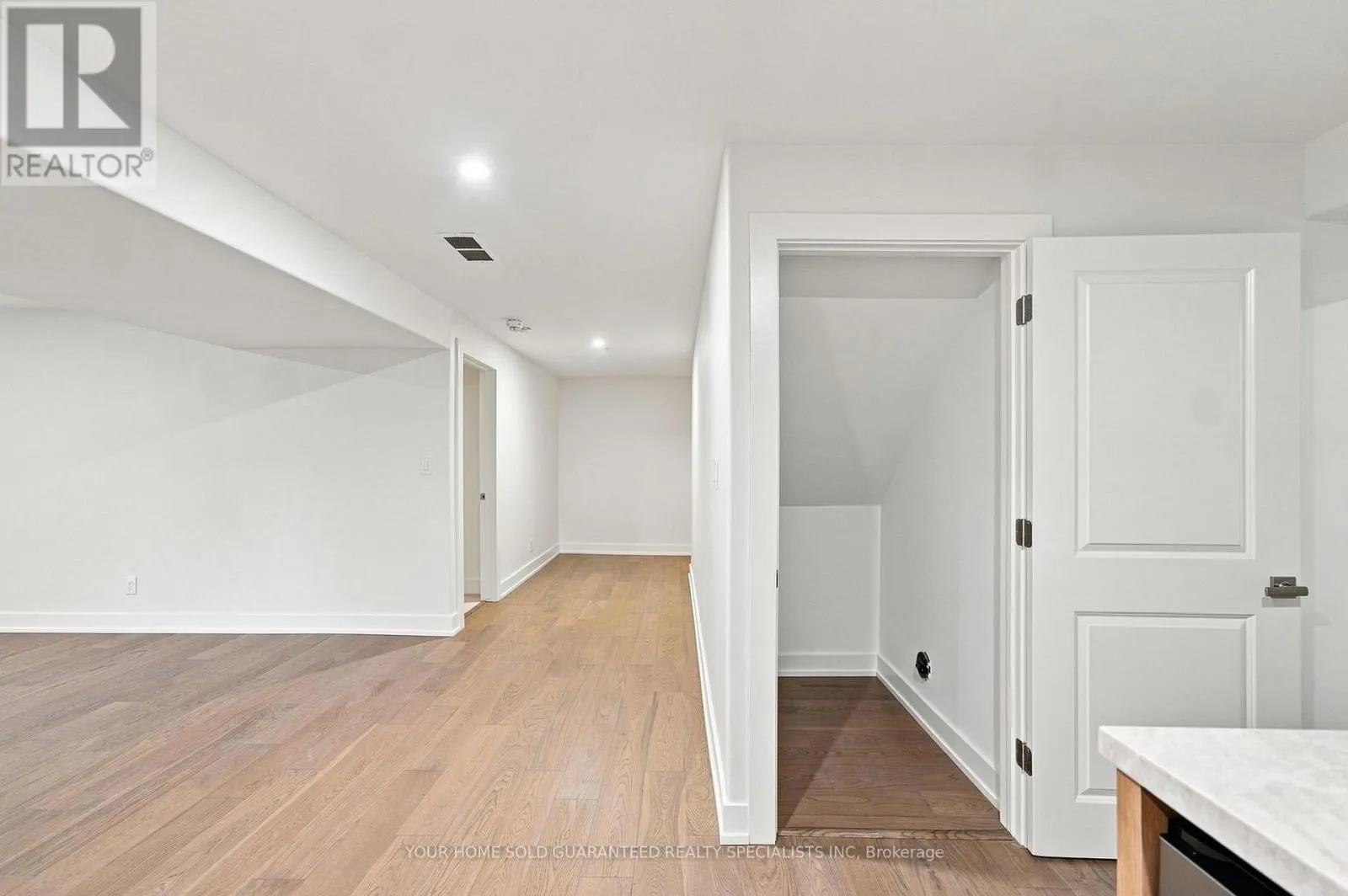 2 PROSPECT LANE