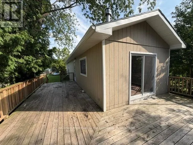 11C CEDARWOOD DRIVE