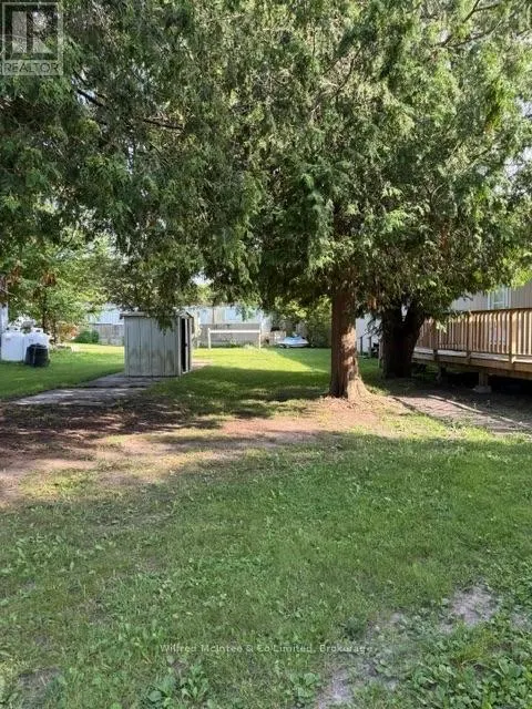 11C CEDARWOOD DRIVE