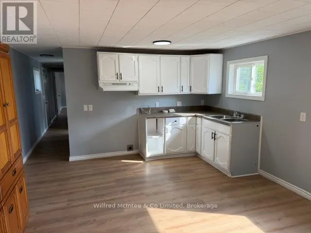 11C CEDARWOOD DRIVE