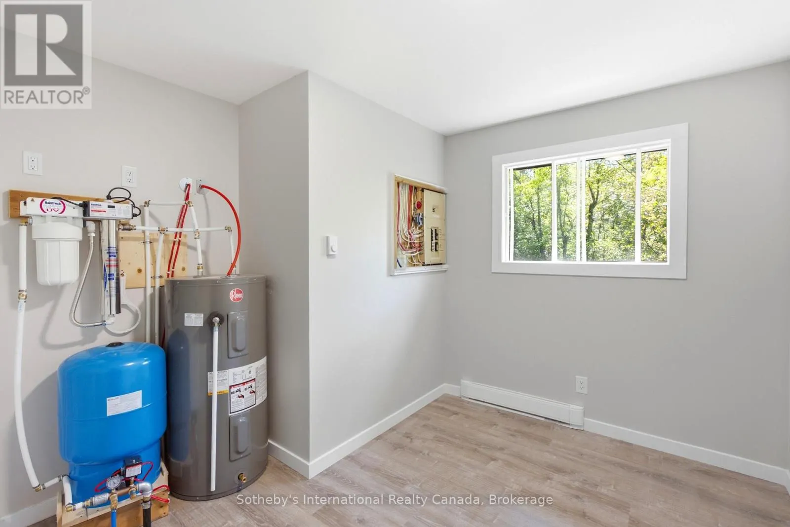 COTTAGE - 1055 WEST BANK DRIVE #COTTAGE