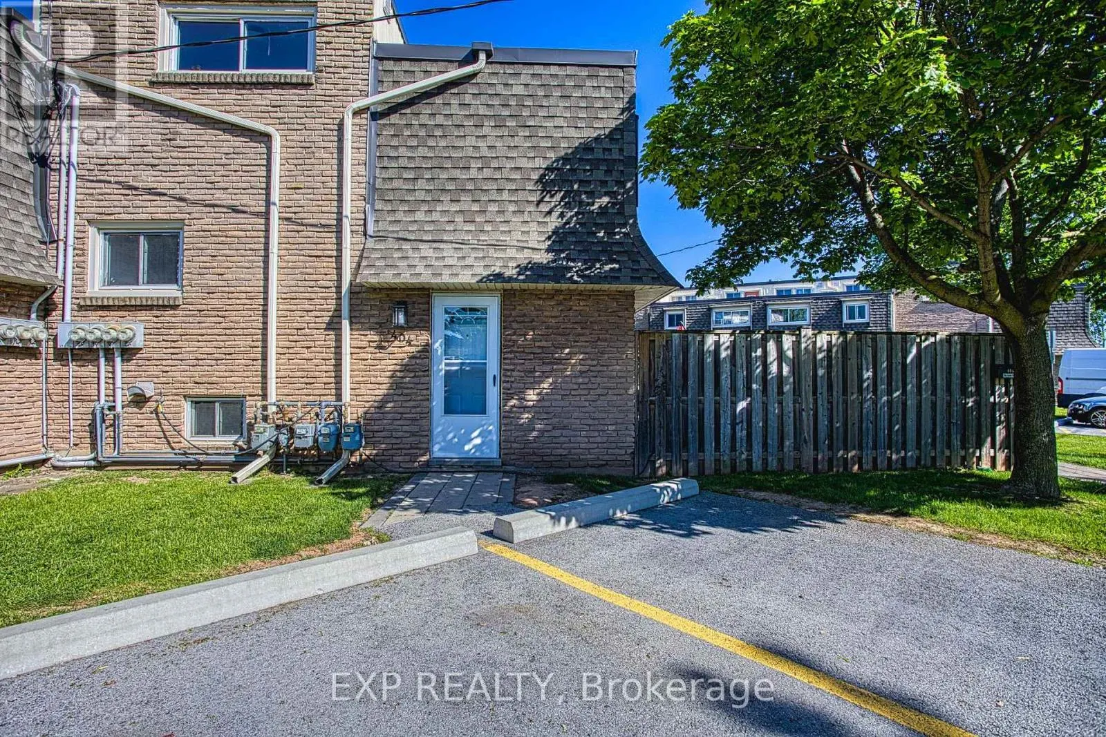 404 - 7 VIKING COURT