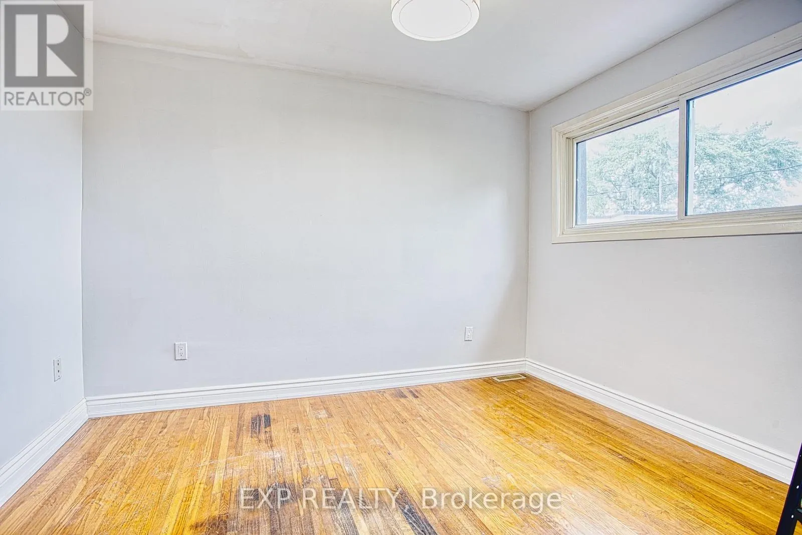 404 - 7 VIKING COURT