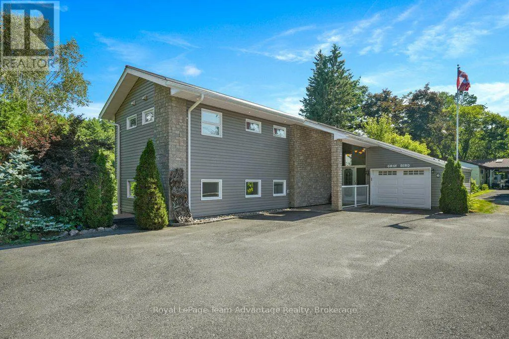 6 GINNIE STREET