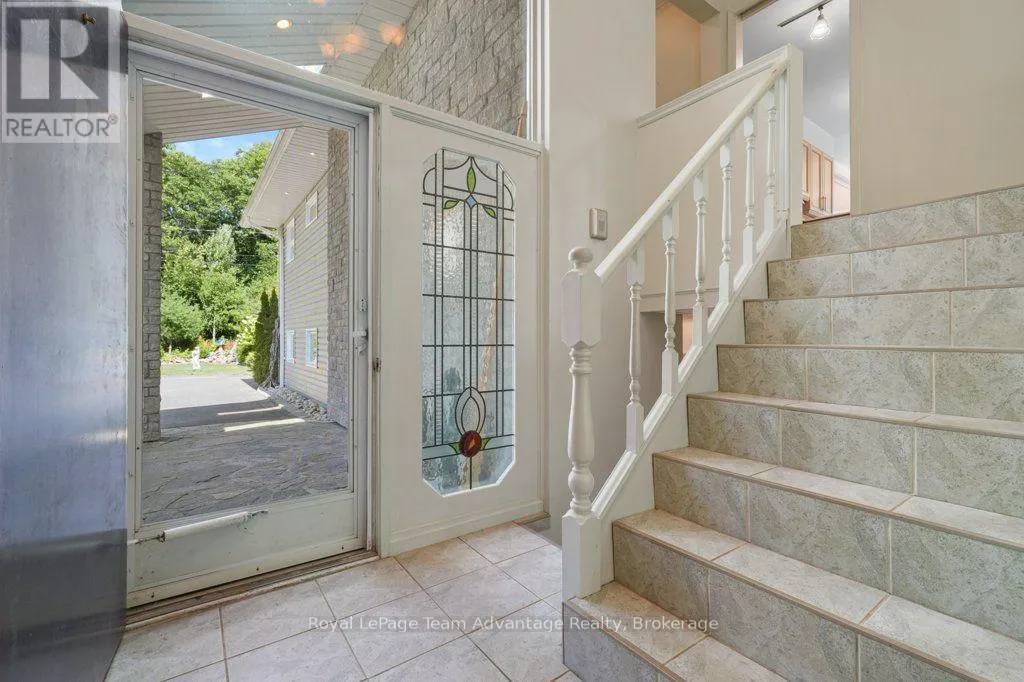 6 GINNIE STREET