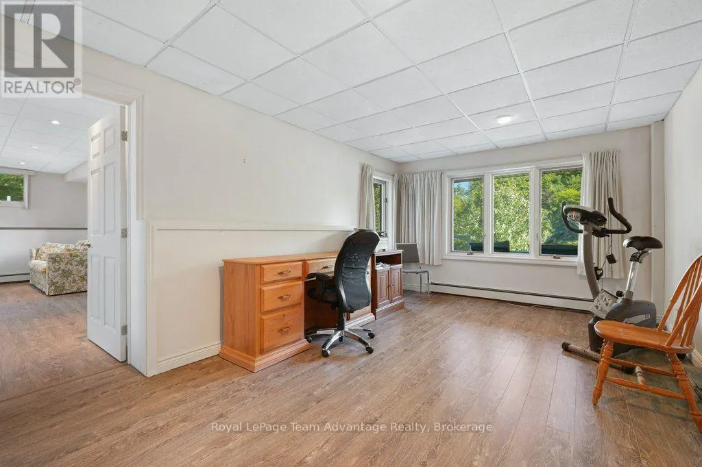 6 GINNIE STREET