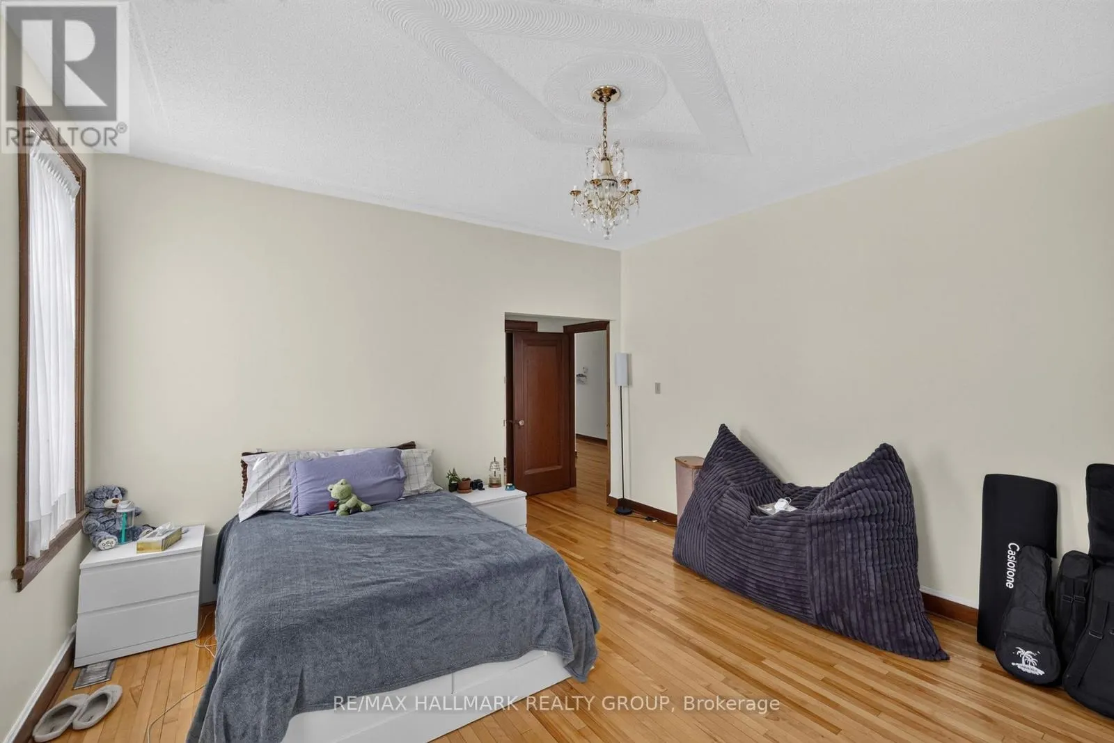 100 JOHN STREET N
