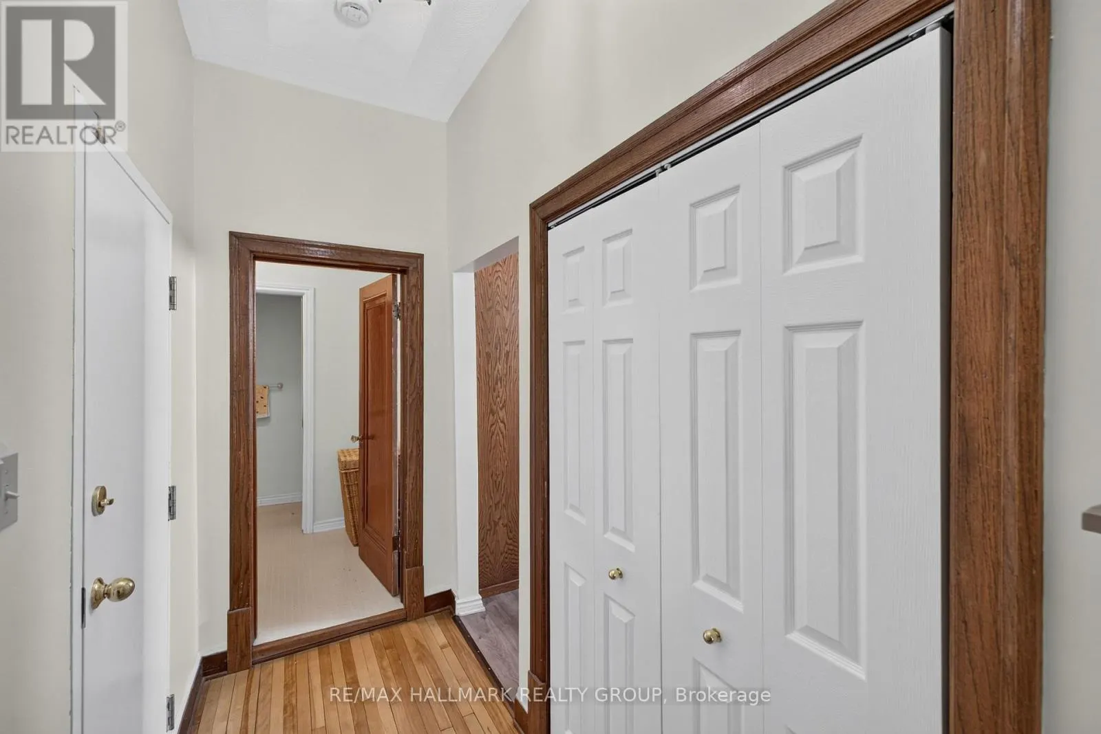100 JOHN STREET N