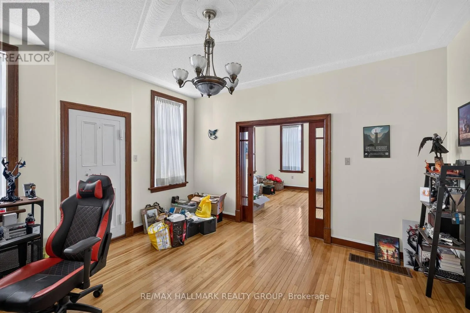 100 JOHN STREET N