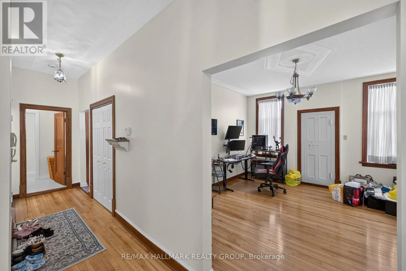 100 JOHN STREET N