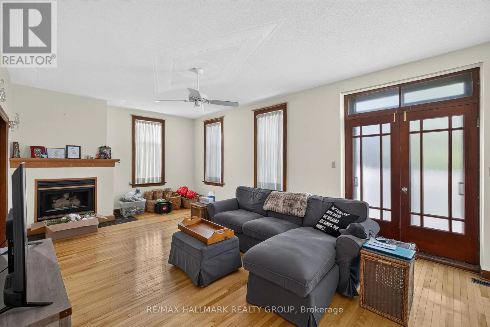 100 JOHN STREET N