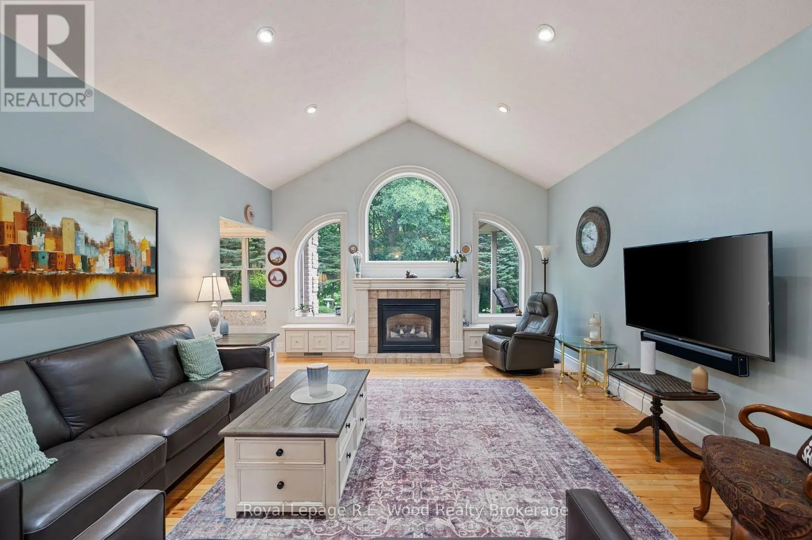 2 WHISPERING PINE LANE