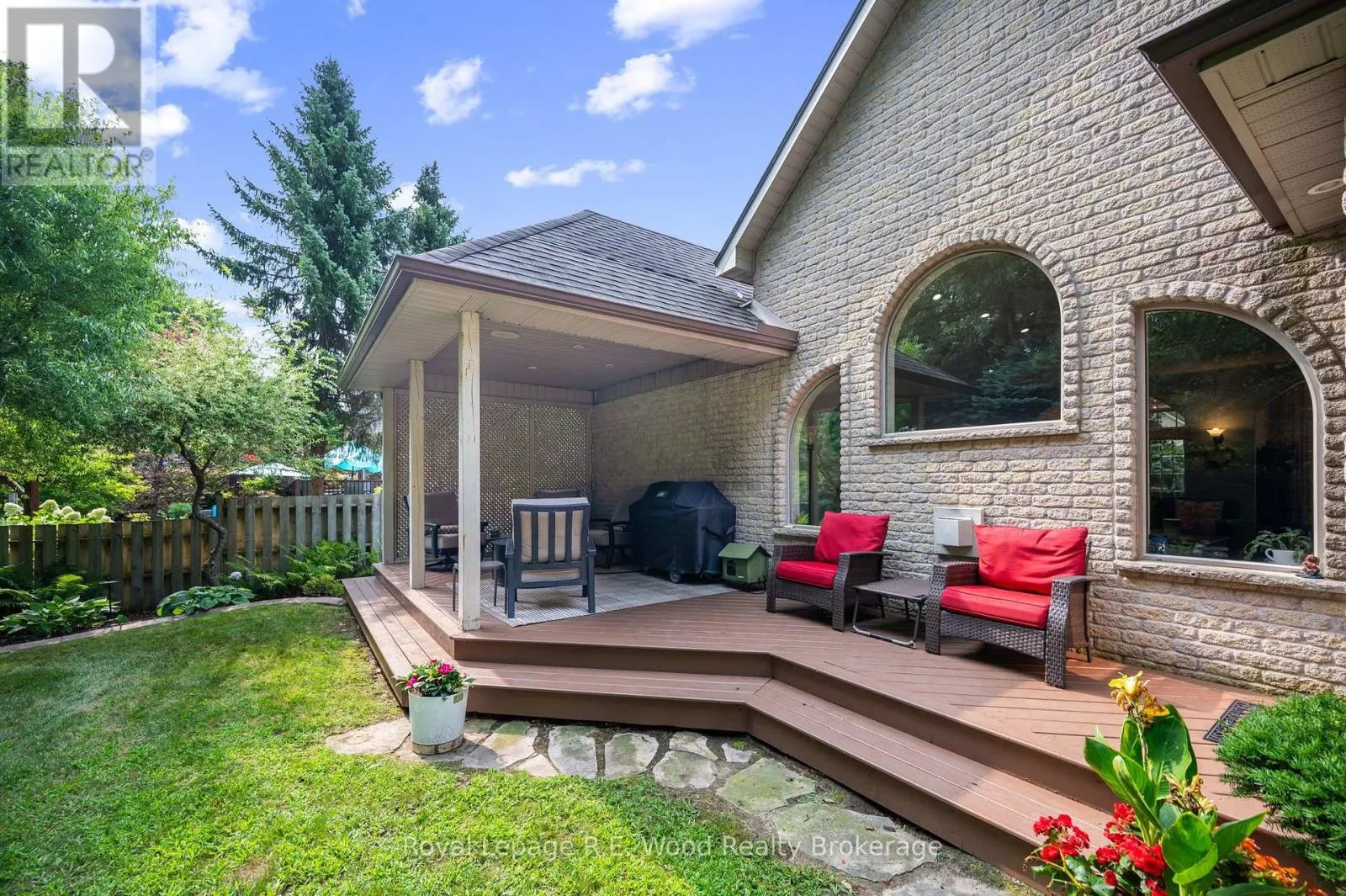 2 WHISPERING PINE LANE