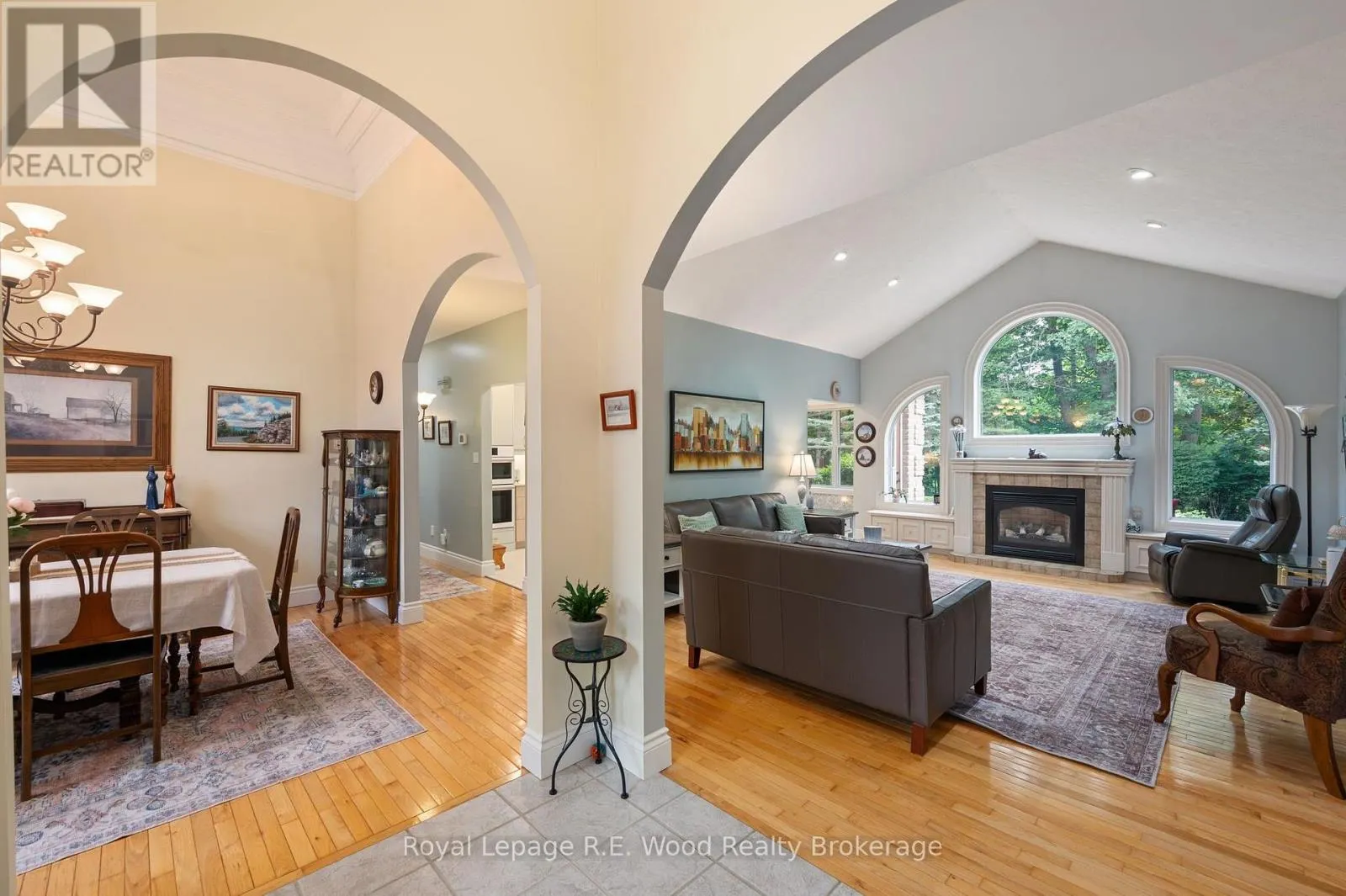 2 WHISPERING PINE LANE