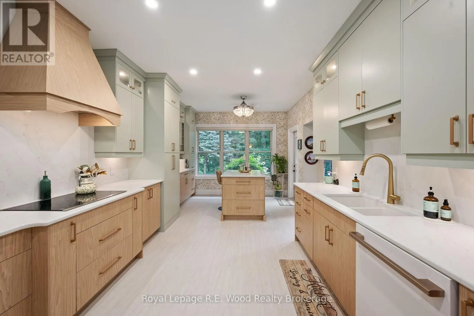 2 WHISPERING PINE LANE