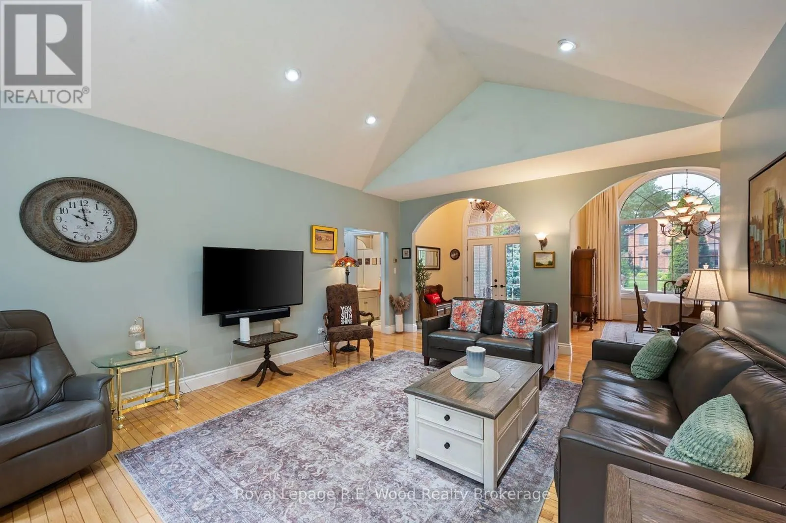 2 WHISPERING PINE LANE