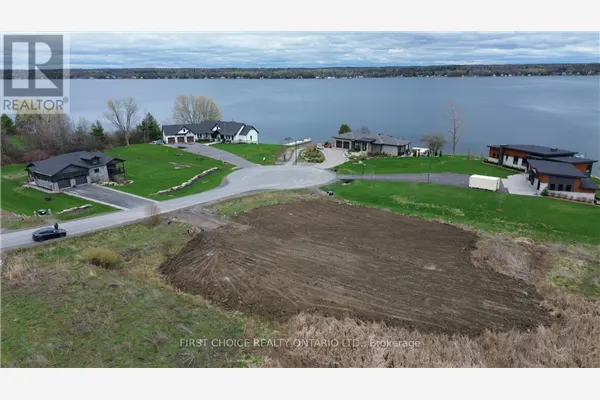 4 SHORESIDE WAY S