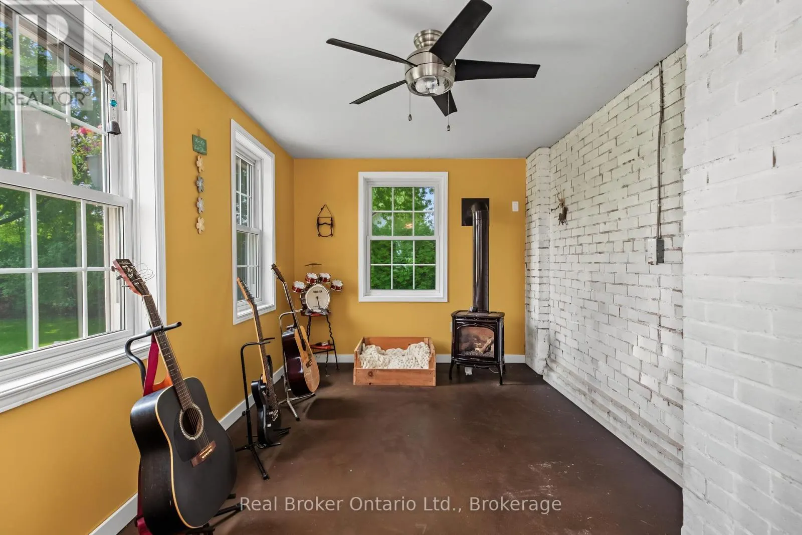3047 BRUCE 1 ROAD