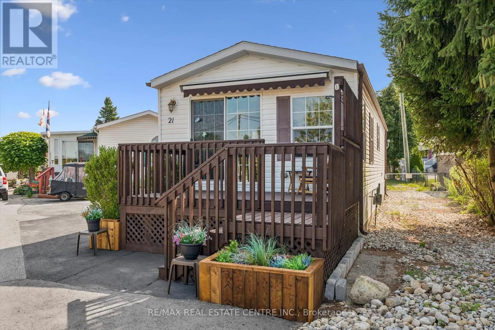 21 TRILLIUM BEACH DRIVE
