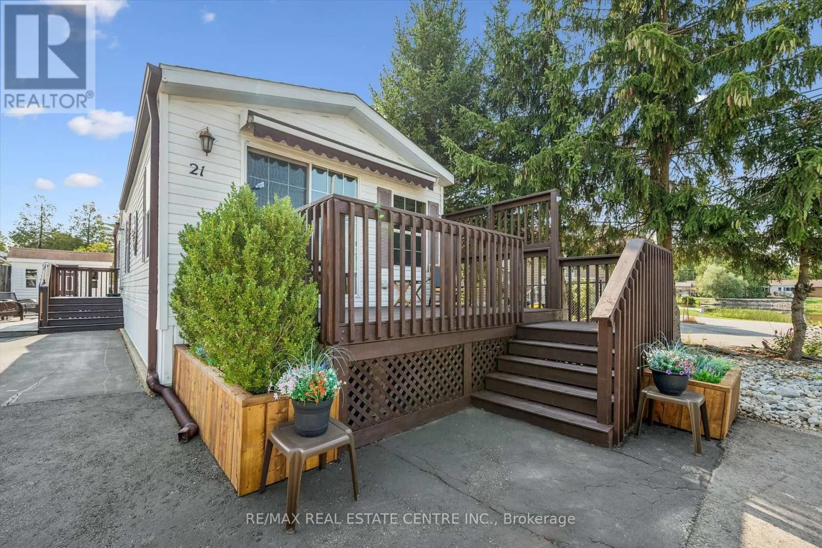 21 TRILLIUM BEACH DRIVE