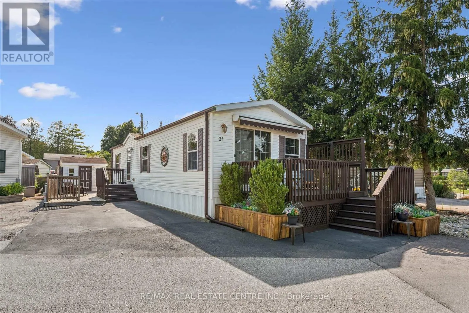21 TRILLIUM BEACH DRIVE