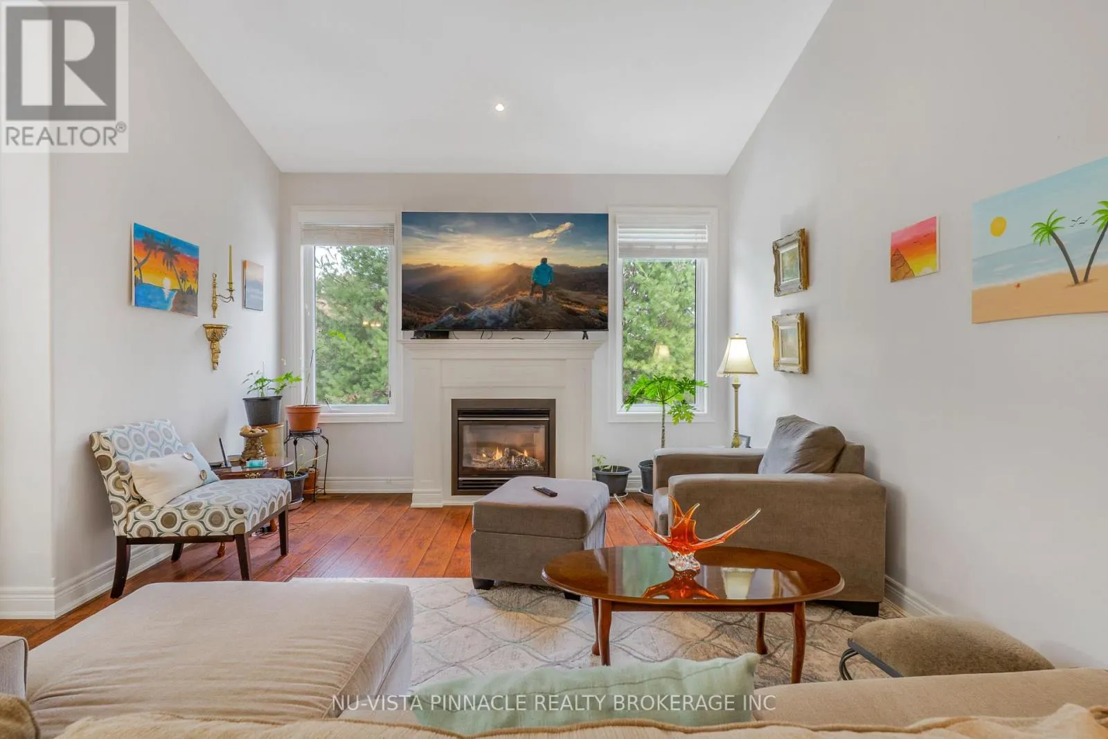 10 - 19 HILLSIDE DRIVE E #10