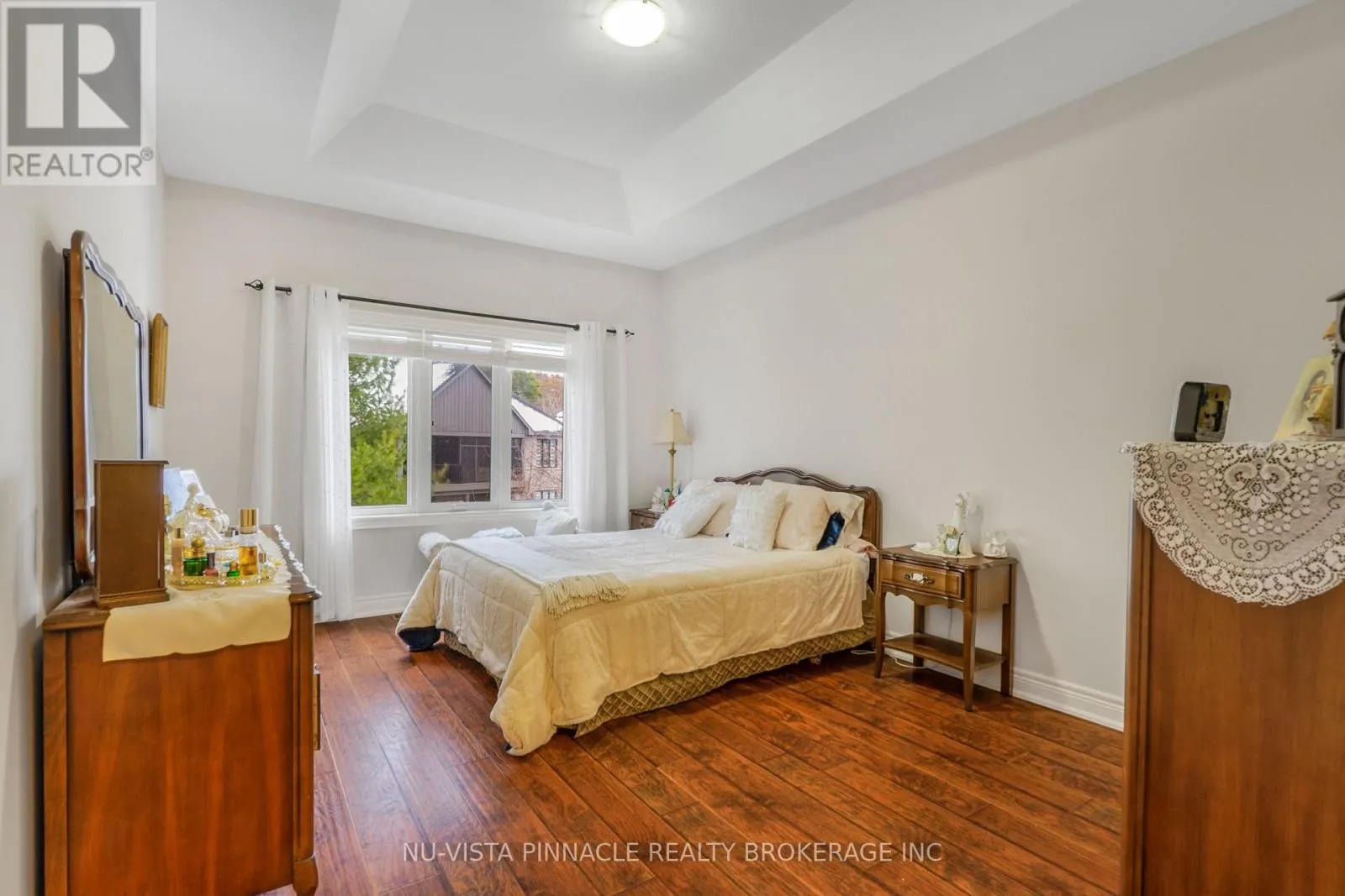 10 - 19 HILLSIDE DRIVE E #10