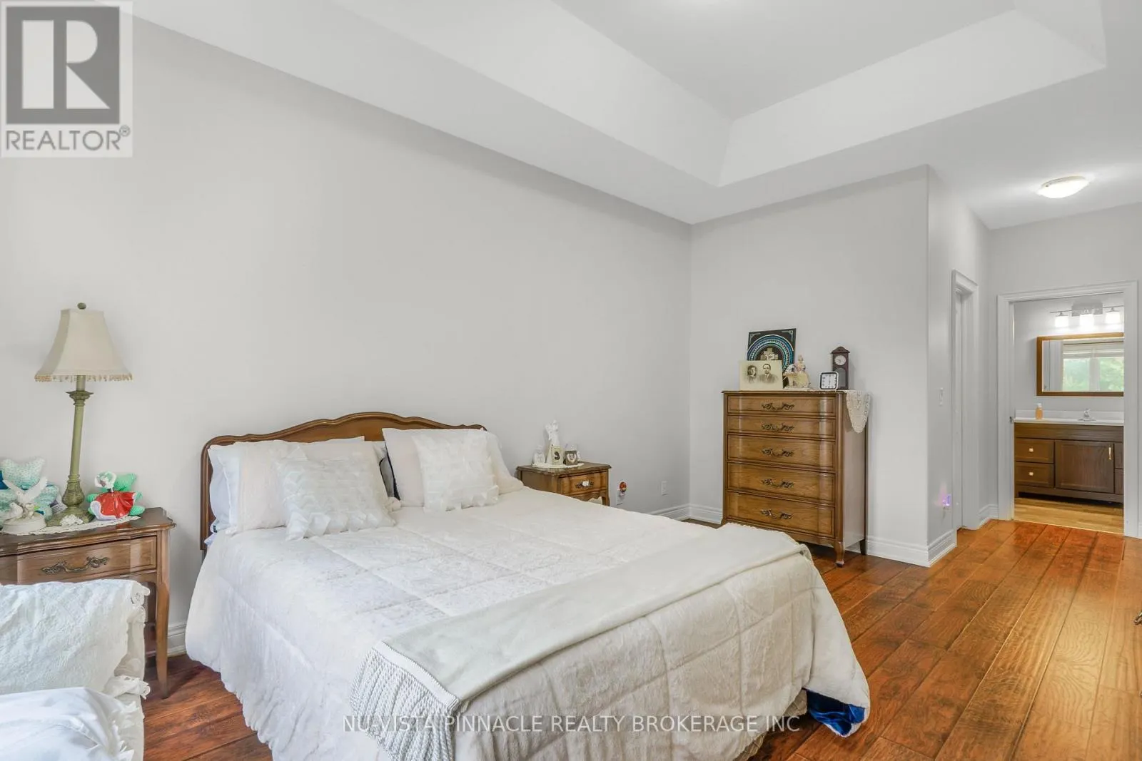 10 - 19 HILLSIDE DRIVE E #10
