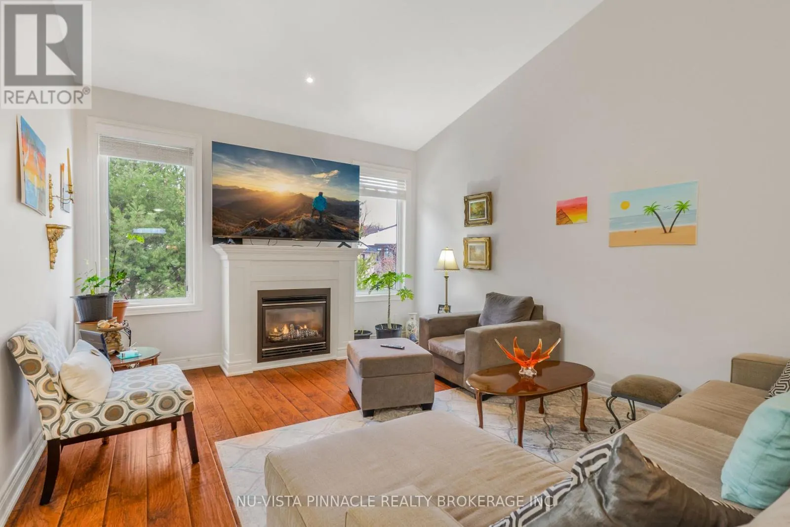 10 - 19 HILLSIDE DRIVE E #10