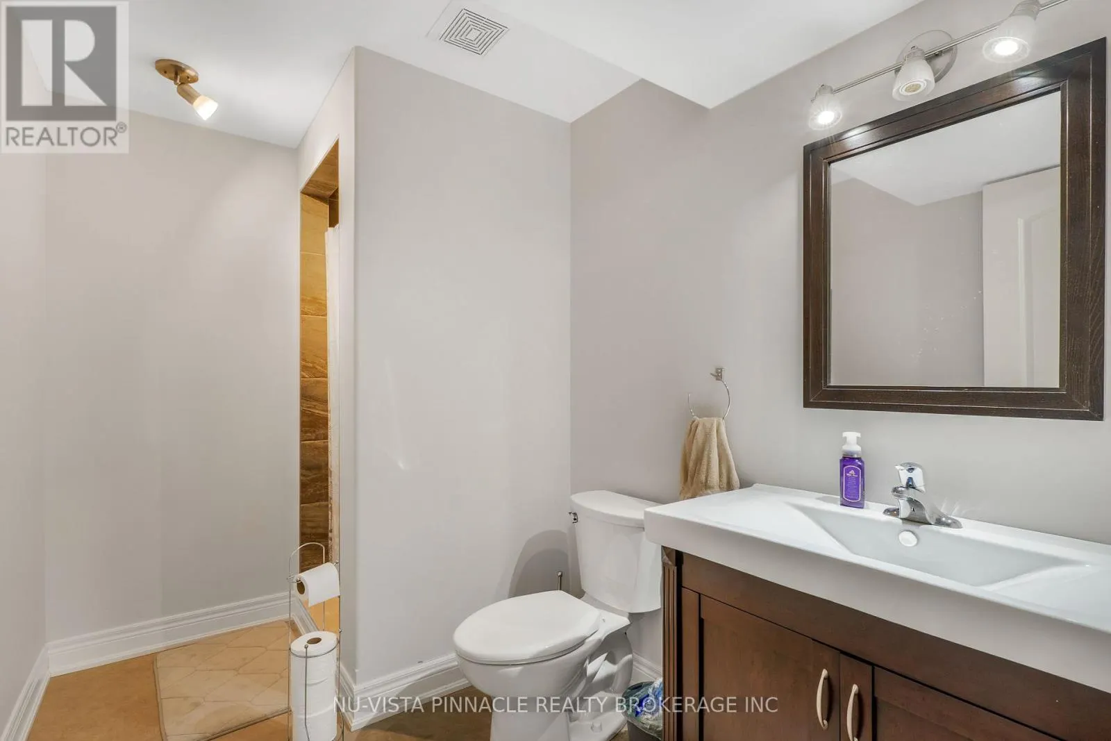 10 - 19 HILLSIDE DRIVE E #10