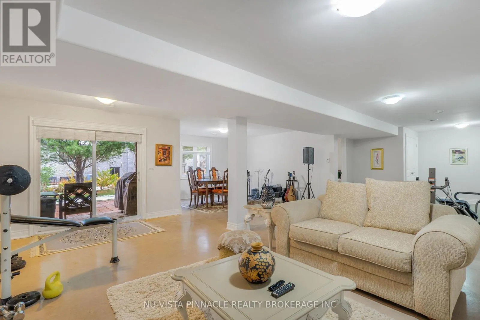 10 - 19 HILLSIDE DRIVE E #10