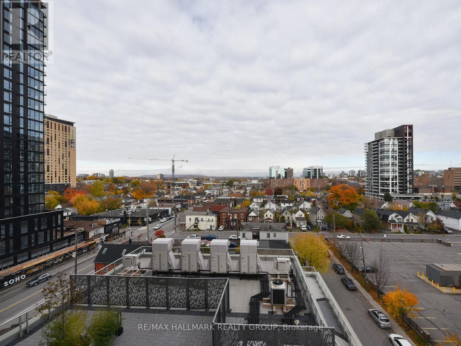 709 - 805 CARLING AVENUE