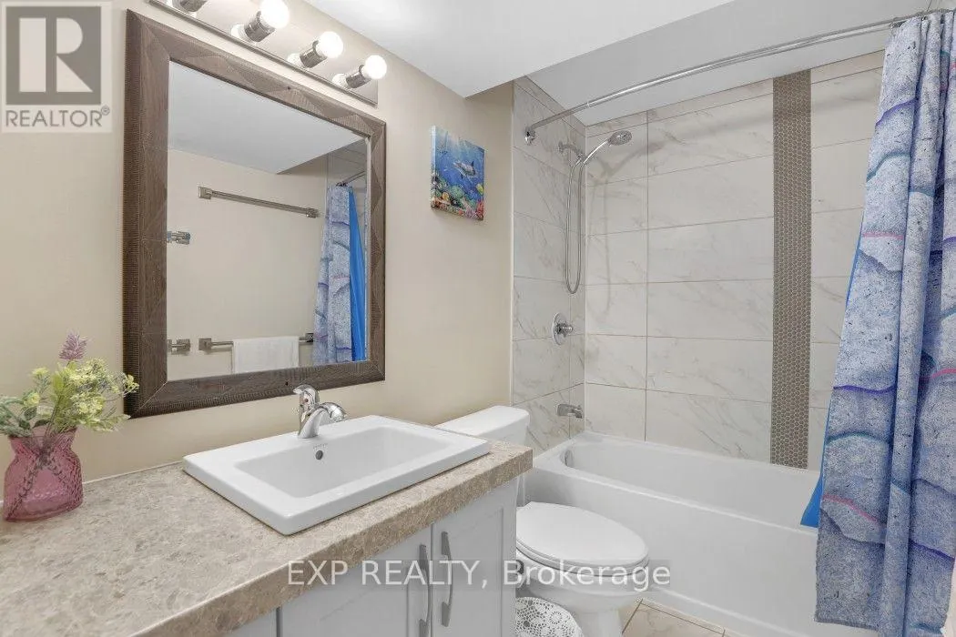 225 SUNSET CRESCENT