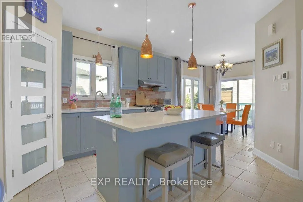 225 SUNSET CRESCENT