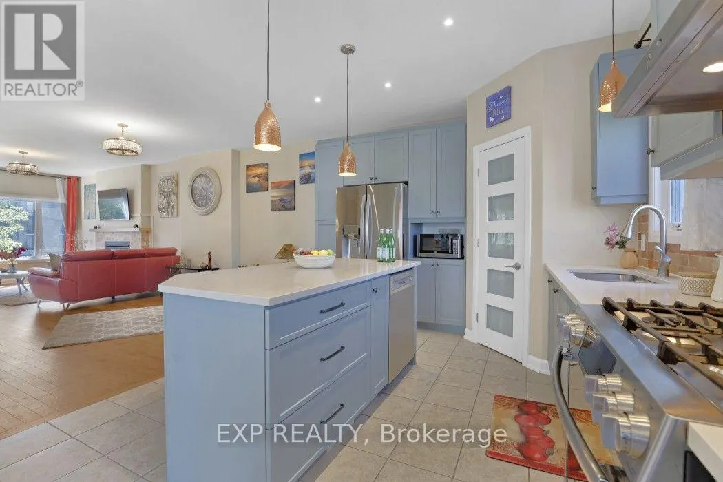 225 SUNSET CRESCENT