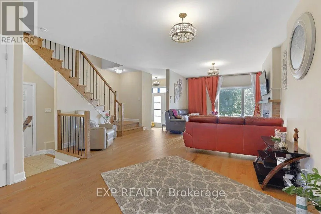 225 SUNSET CRESCENT